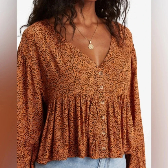 Billabong Easy Street Long Sleeve Blouse Button Front Leopard Print Size Medium - Picture 8 of 10